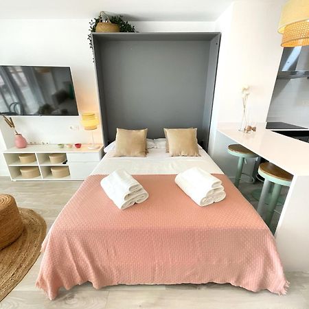 Cs7 Kaleria Suites Almeria Exterior photo