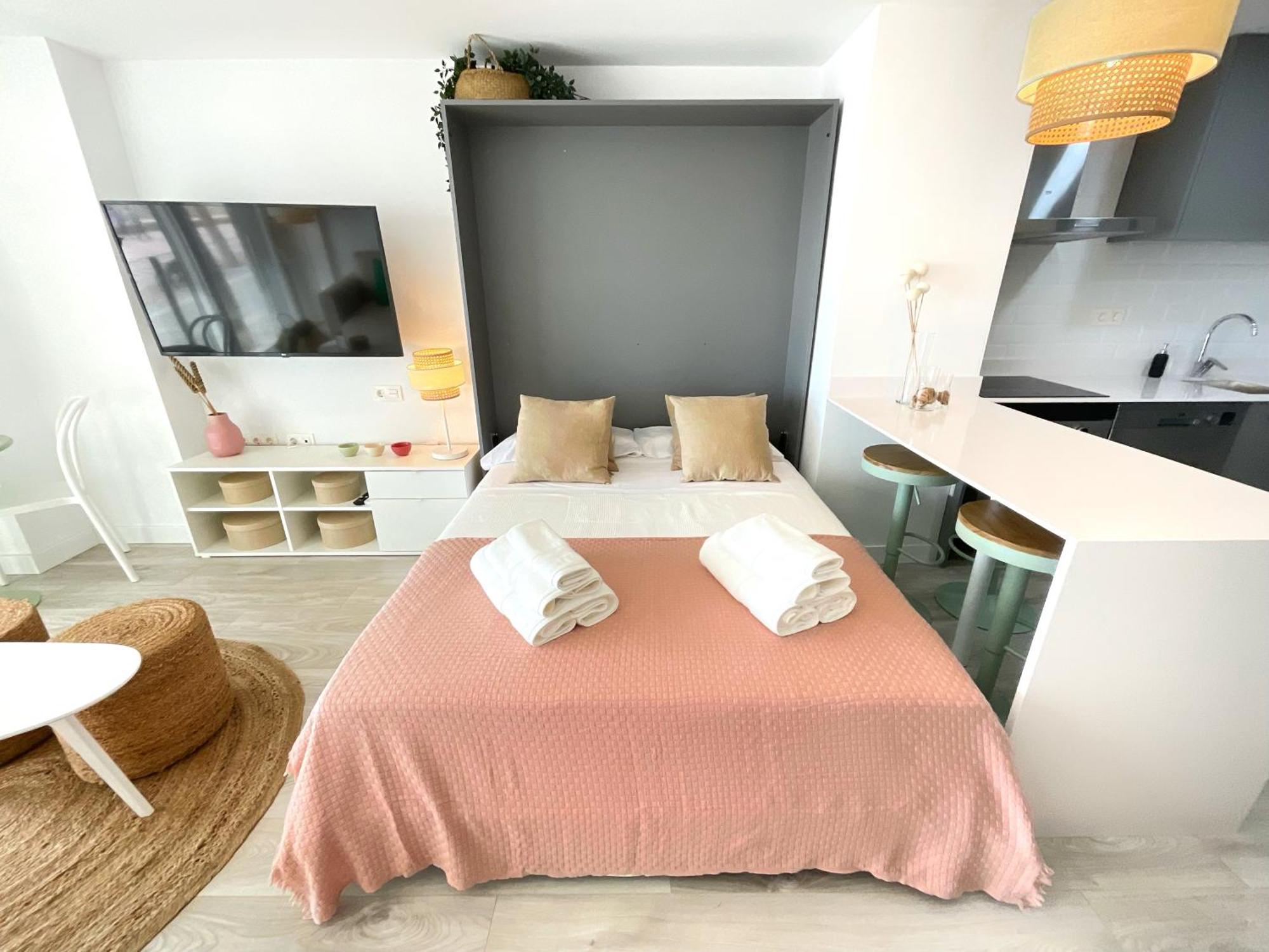 Cs7 Kaleria Suites Almeria Exterior photo