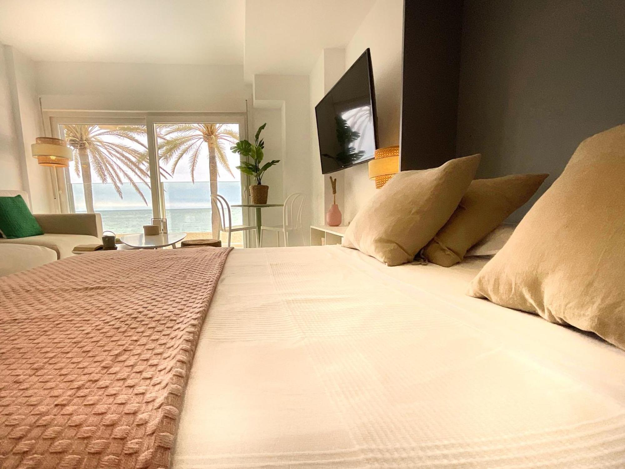 Cs7 Kaleria Suites Almeria Exterior photo