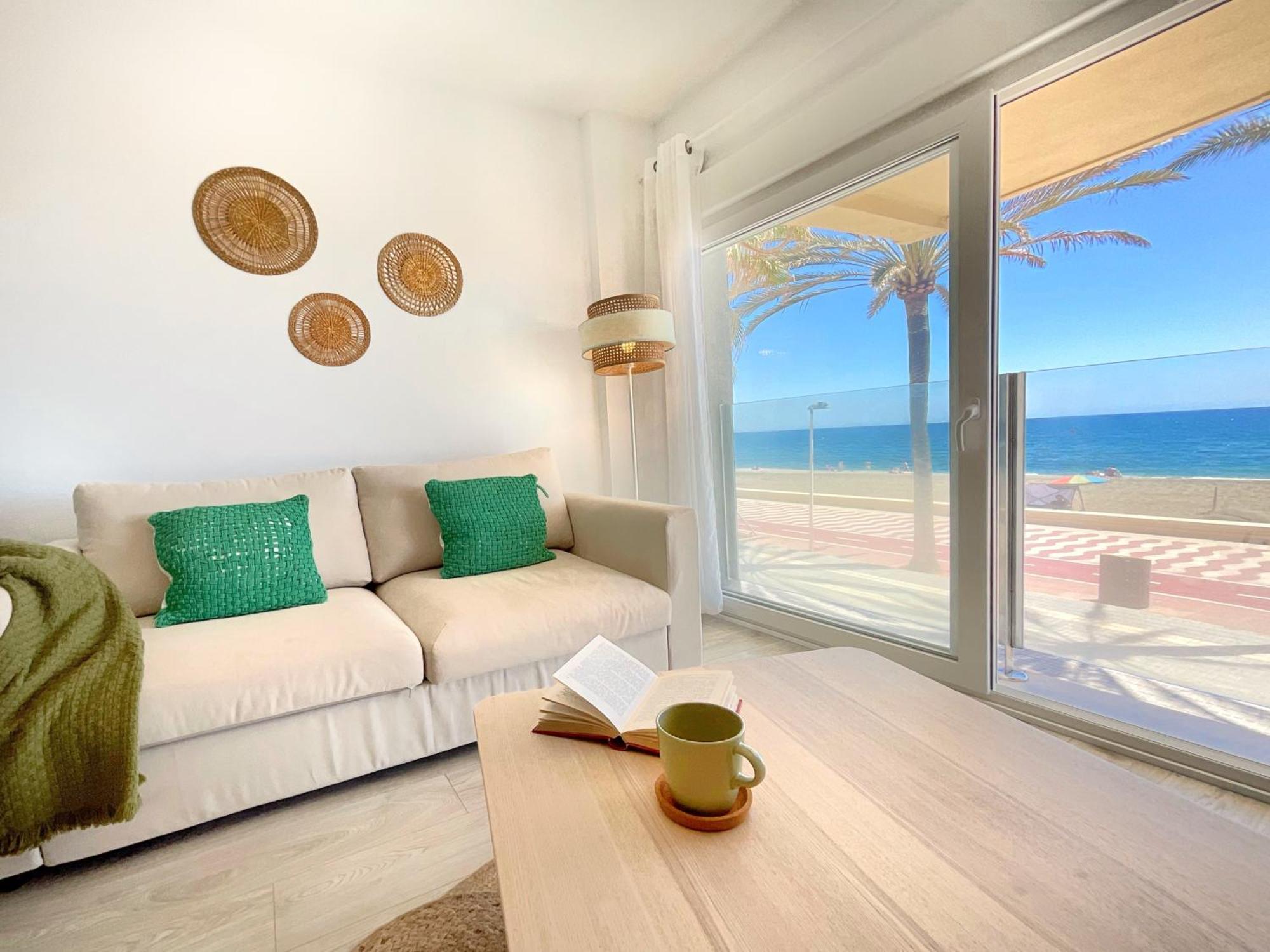 Cs7 Kaleria Suites Almeria Exterior photo